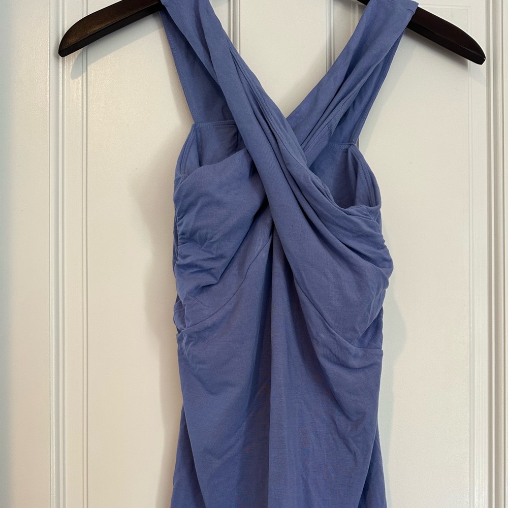 Periwinkle yoga athleisure top with halterneck in excellent condition Kira Grace